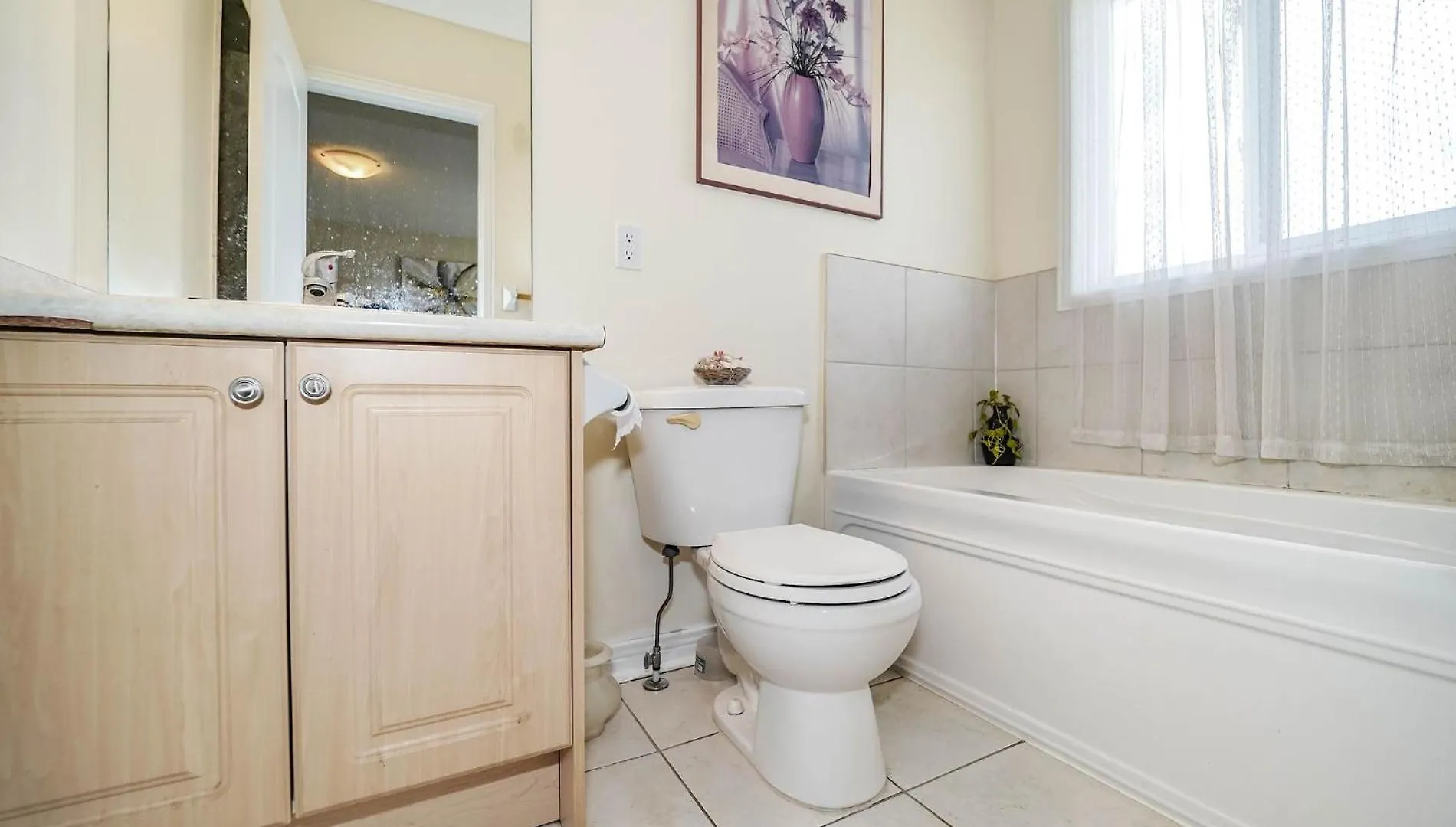 Toronto Central Bnb- High Speed Internet, Free Parking Privatunterkunft