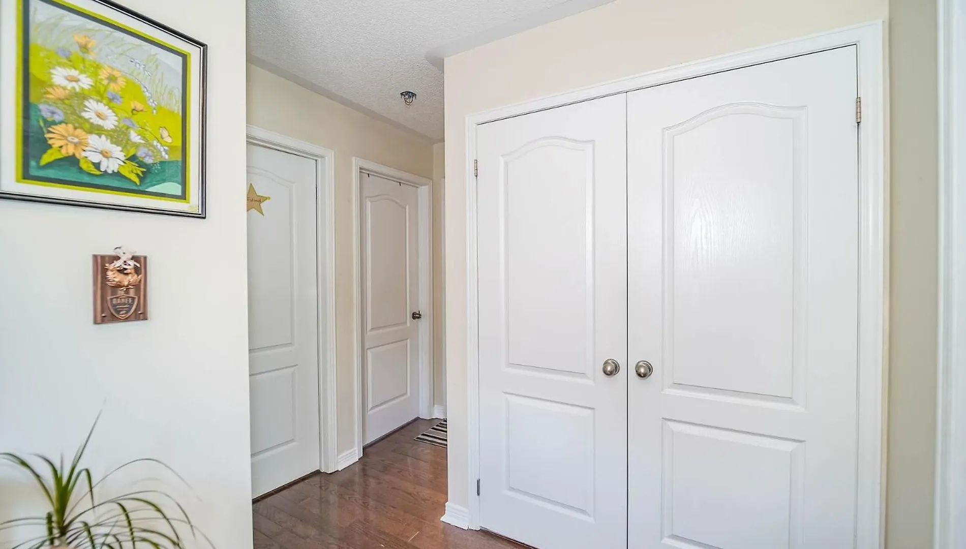 Toronto Central Bnb- High Speed Internet, Free Parking 0*,  Kanada