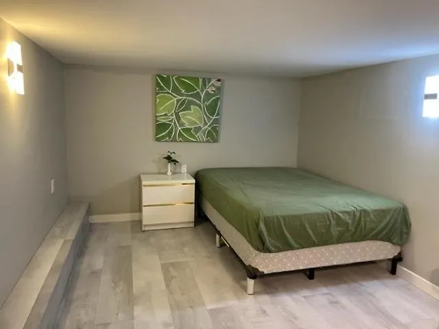 Privatunterkunft Toronto Central Bnb- High Speed Internet, Free Parking Kanada